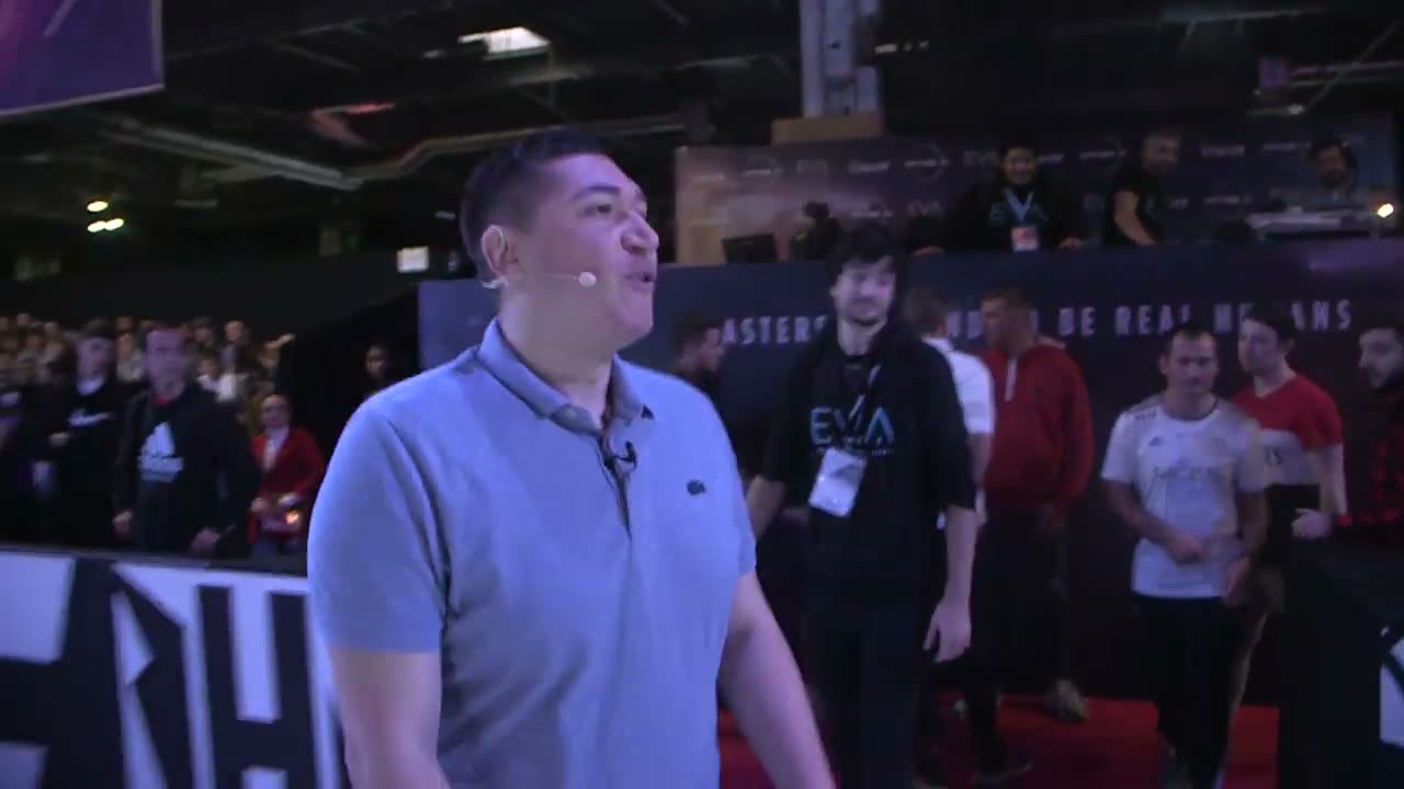 Fadi sur scène à la Paris Games Week en 2019